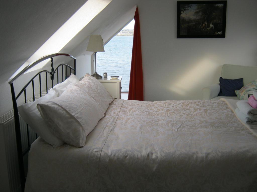No 1 Broughton Bed & Breakfast Пироволл Номер фото